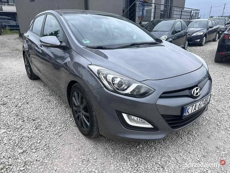 Używany Hyundai i30 90 KM (66 kW) 2013 Szary Hatchback