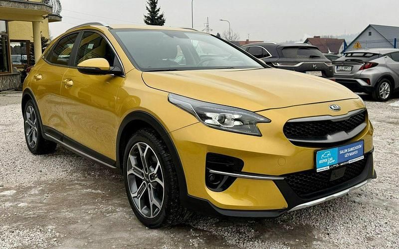 Używany Kia XCeed 115 KM (84 kW) 2020 Złoty SUV