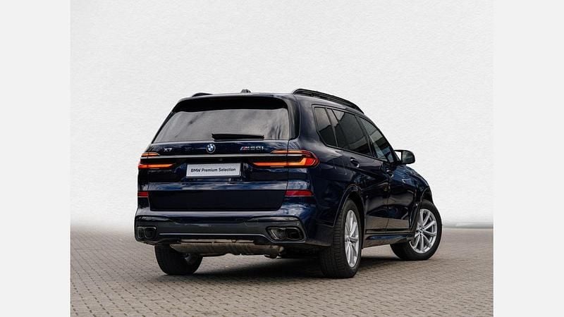Używany BMW X7 M Sport 530 KM (389 kW) 2025 Niebieski tanzanite bmw individual metalizowany SUV
