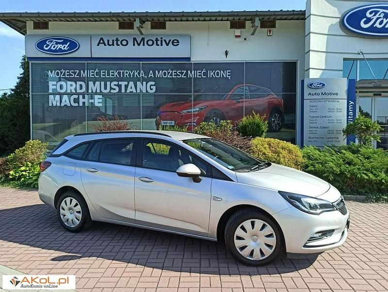 Srebrny (metalik) Używany 2019 Opel Astra Sedan/Limuzyna | 47 887 zł (Dość drogi) - Obraz 1/1
