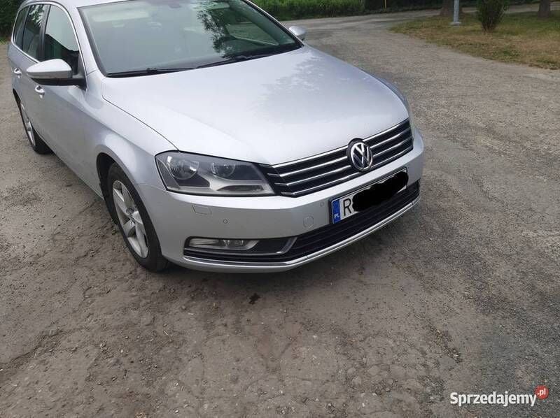 Używany VW Passat 2011 Srebrny Sedan/Limuzyna
