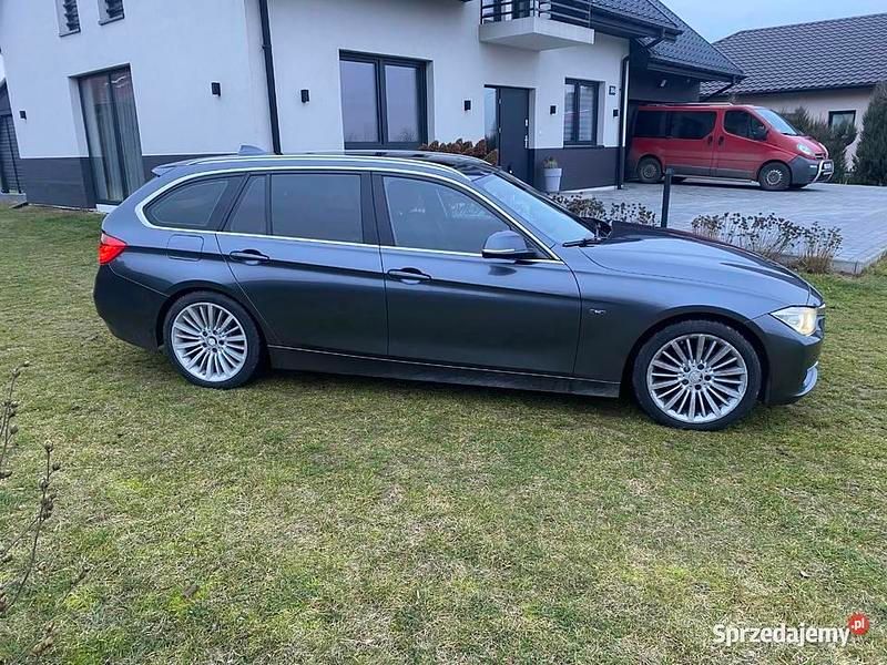 Używany 2013 BMW 320 Sport Line | 41 300 zł - Obraz 1/4