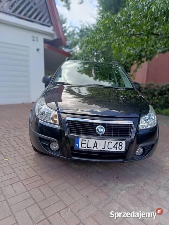 Czarny Używany 2007 Fiat Sedici SUV | 14 500 zł (Uczciwa cena) - Obraz 1/4