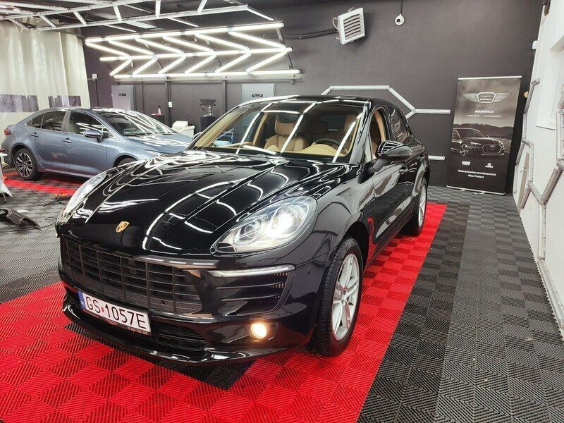 Używany Porsche Macan 340 KM (250 kW) 2015 Czarny (metalik) SUV