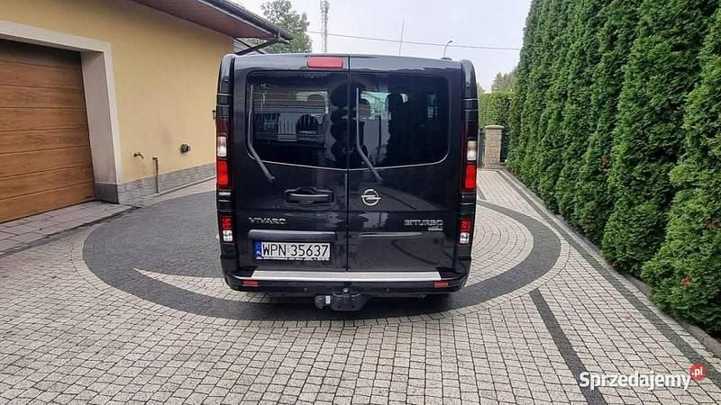 Używany Opel Vivaro 125 KM (91 kW) 2017 Inny (metalik) Minivan