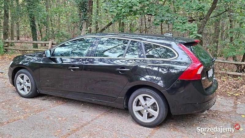 Czarny Używany 2018 Volvo V60 Kombi | 49 990 zł (Super Cena) - Obraz 1/4