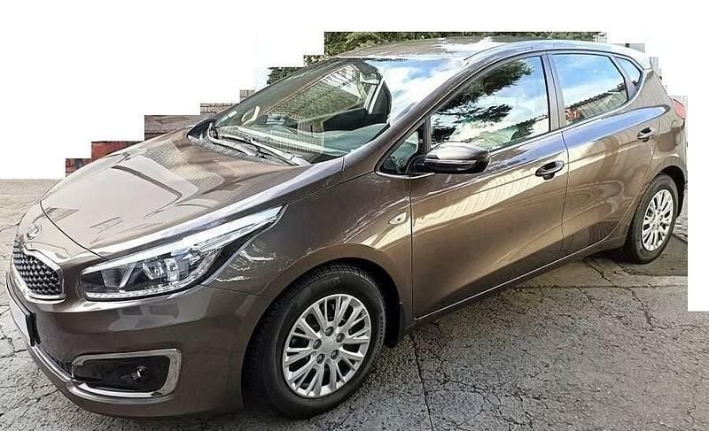 Brązowobeżowy Używany 2017 Kia Ceed 2 Hatchback | 39 500 zł - Obraz 1/4