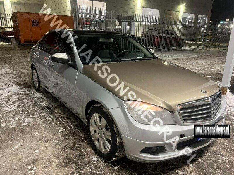Używany Mercedes C200 136 KM (100 kW) 2008 Srebrny Sedan/Limuzyna