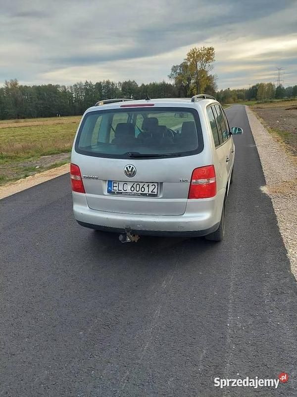 Używany VW Touran 2005 Srebrny Minivan