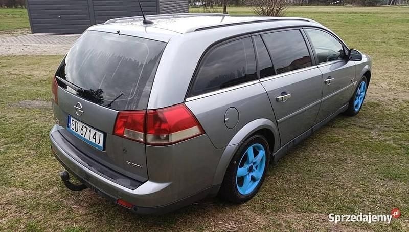 Używany Opel Vectra 120 KM (88 kW) 2007 Srebrny Kombi