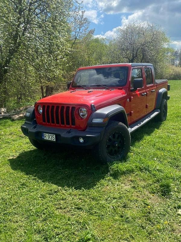 Czerwony Używany 2020 Jeep Gladiator Sport SUV | 159 000 zł - Obraz 1/4