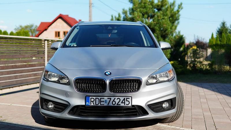 Srebrny Używany 2016 BMW 218 Kombi | 43 900 zł (Drogi) - Obraz 1/4