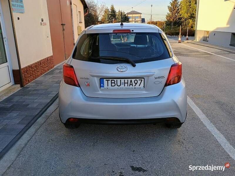 Srebrny Używany 2017 Toyota Yaris Hatchback | 32 700 zł (Uczciwa cena) - Obraz 1/4