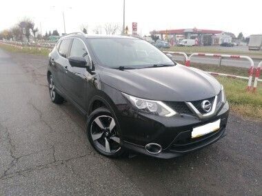 Czarny Używany 2017 Nissan Qashqai SUV | 49 999 zł (Dobra cena) - Obraz 1/4