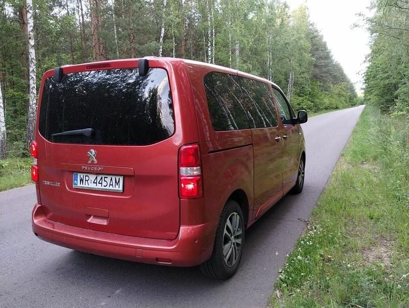 Używany Peugeot Traveller 2018 Czerwony Minivan
