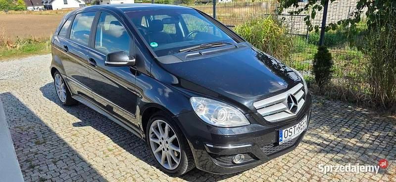Czarny Używany 2009 Mercedes B200 Minivan | 15 600 zł (Dobra cena) - Obraz 1/4