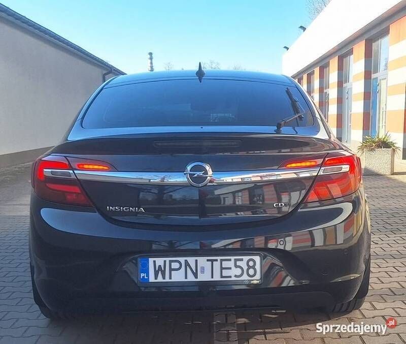 Używany Opel Insignia 2013 Czarny Hatchback