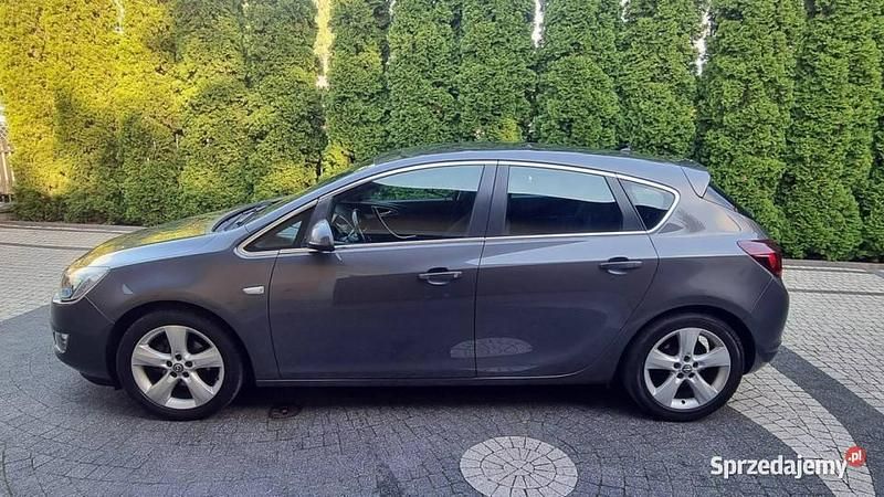 Używany Opel Astra 2010 Szary Hatchback