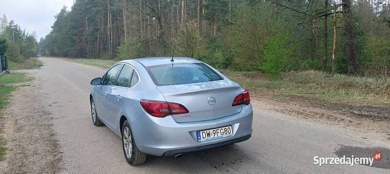 Srebrny Używany 2018 Opel Astra Sedan/Limuzyna | 40 590 zł (Dobra cena) - Obraz 1/4