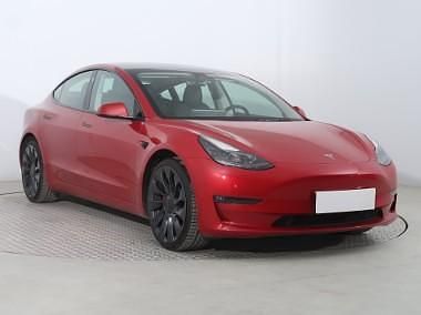 Czerwony Używany 2022 Tesla Model 3 Sedan/Limuzyna | 139 999 zł - Obraz 1/4