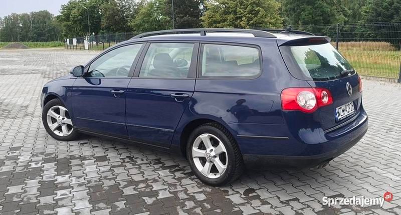 Niebieski Używany 2009 VW Passat Kombi | 12 400 zł (Uczciwa cena) - Obraz 1/4