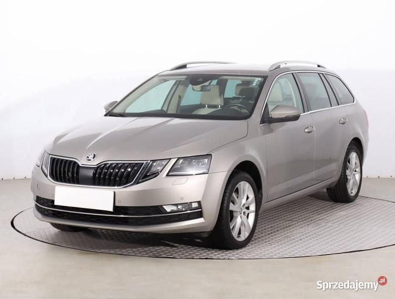 Używany Skoda Octavia 2019 Szary Kombi