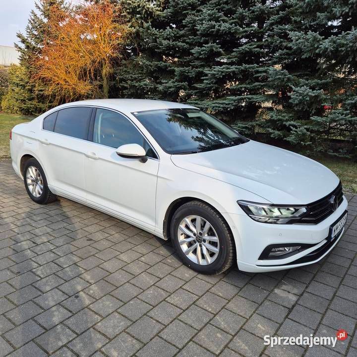 Biały Używany 2021 VW Passat Sedan/Limuzyna | 76 900 zł (Uczciwa cena) - Obraz 1/4