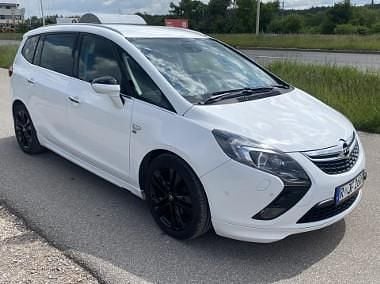 Biały Używany 2013 Opel Zafira OPC Minivan | 32 900 zł (Dobra cena) - Obraz 1/4