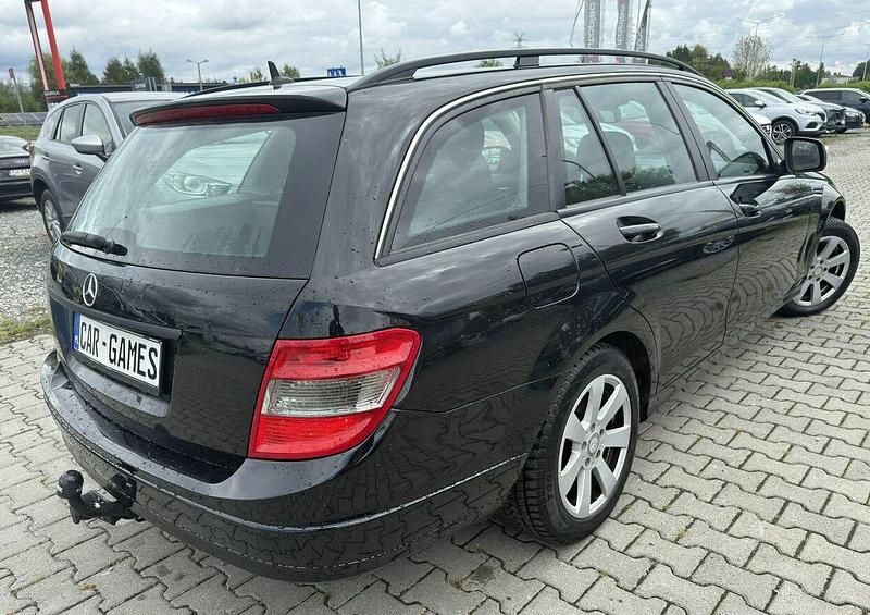 Używany Mercedes C200 136 KM (100 kW) 2007 Czarny Kombi