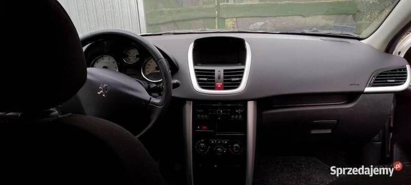 Biały Używany 2010 Peugeot 207 Hatchback | 12 900 zł (Uczciwa cena) - Obraz 1/4