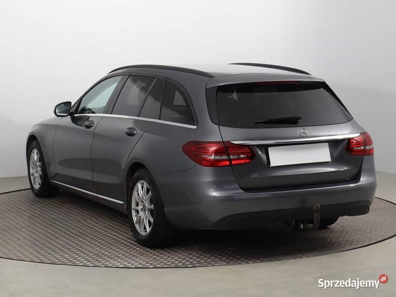 Używany Mercedes C200 2018 Srebrny Kombi