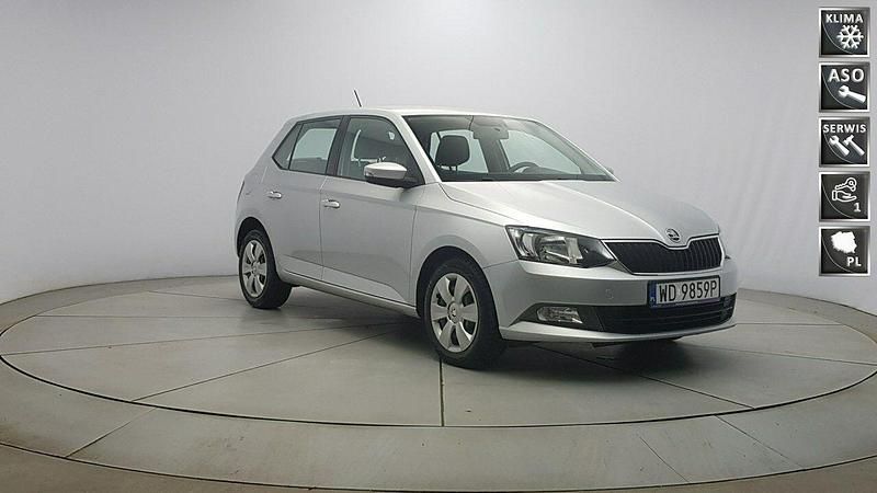 Srebrny Używany 2017 Skoda Fabia Hatchback | 27 850 zł (Uczciwa cena) - Obraz 1/4