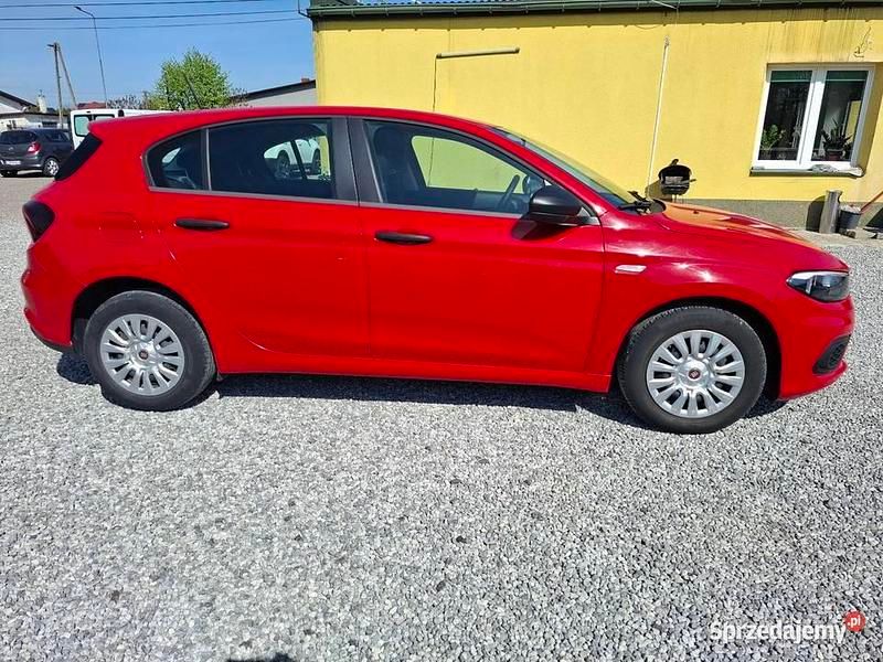 Czerwony Używany 2020 Fiat Tipo Hatchback | 32 500 zł - Obraz 1/4