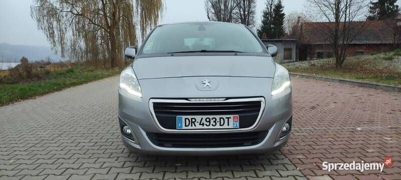 Używany Peugeot 5008 2015 Srebrny Minivan