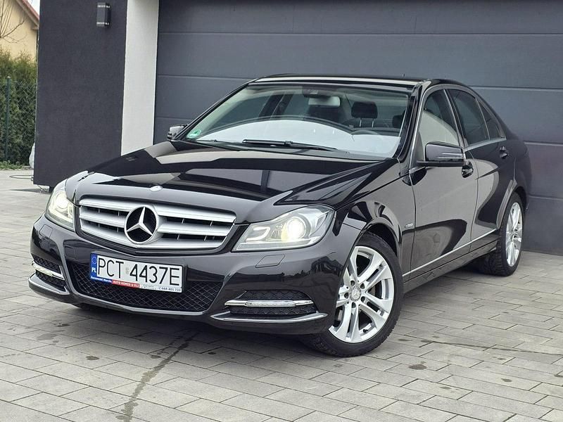 Czarny Używany 2011 Mercedes C250 Avantgarde Sedan/Limuzyna | 48 900 zł - Obraz 1/4