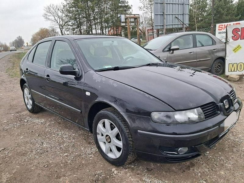 Używany Seat Leon 100 KM (73 kW) 2000 Czarny (metalik) Hatchback