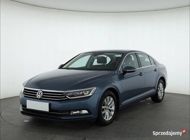 Używany VW Passat 2015 Niebieski Sedan/Limuzyna