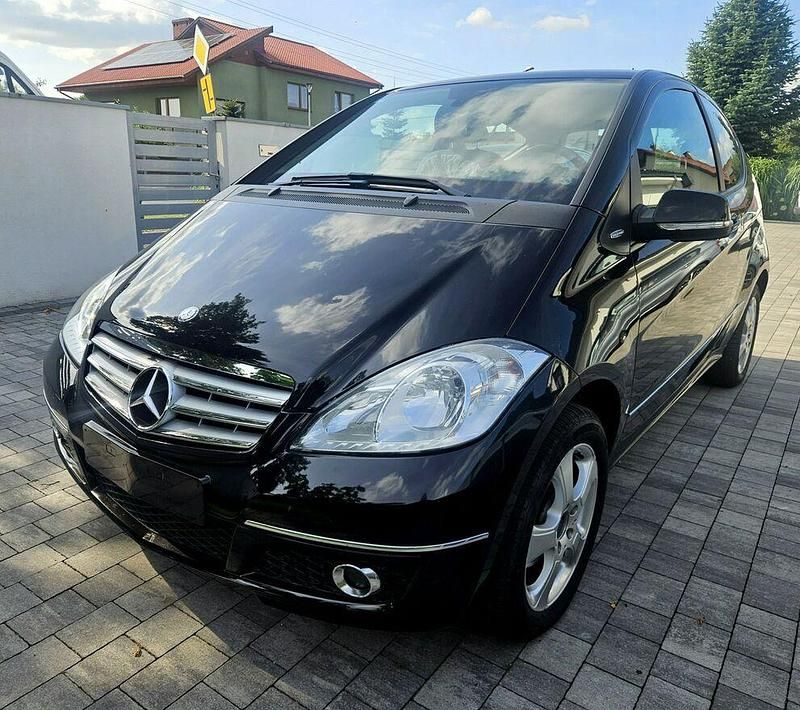 Używany Mercedes A180 116 KM (85 kW) 2009 Czarny Hatchback