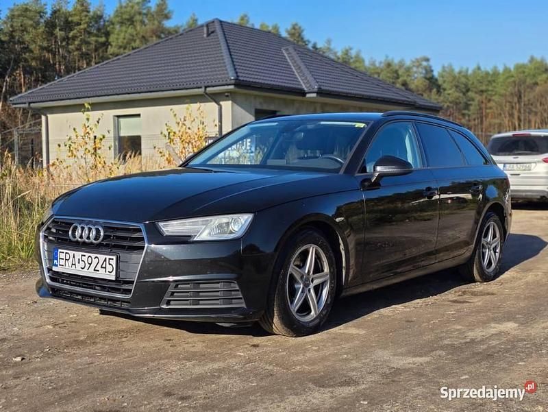 Czarny Używany 2017 Audi A4 Kombi | 58 500 zł (Uczciwa cena) - Obraz 1/4