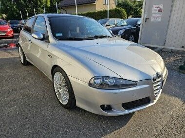 Srebrny (metalik) Używany 2007 Alfa Romeo 147 Ti Hatchback | 16 900 zł - Obraz 1/4