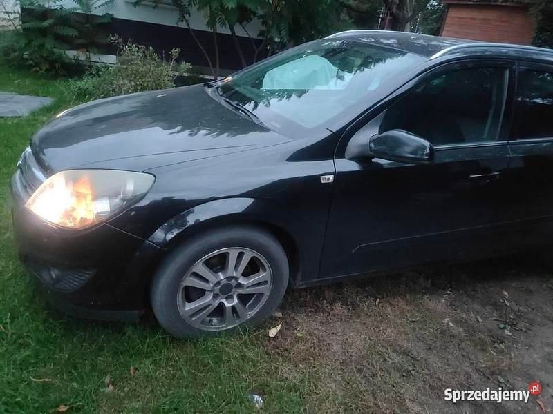 Czarny Używany 2008 Opel Astra Kombi | 5500 zł (Super Cena) - Obraz 1/4