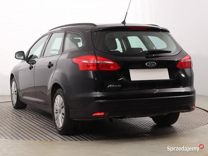 Używany Ford Focus 2015 Czarny Kombi