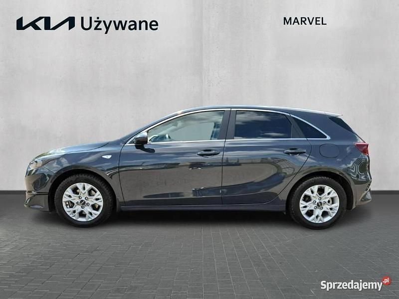 Grafitowy (metalik) Używany 2024 Kia Ceed 2 Hatchback | 90 900 zł (Dość drogi) - Obraz 1/4