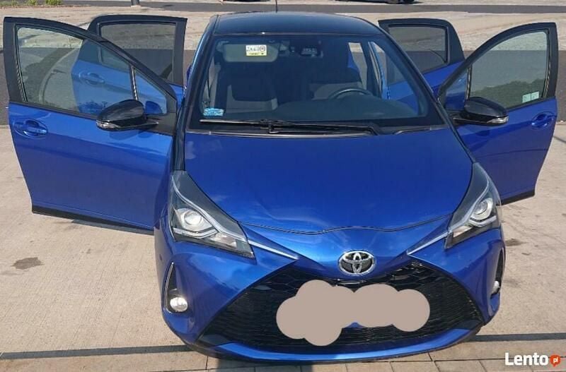 Niebieski Używany 2017 Toyota Yaris Hatchback | 62 400 zł (Drogi) - Obraz 1/4
