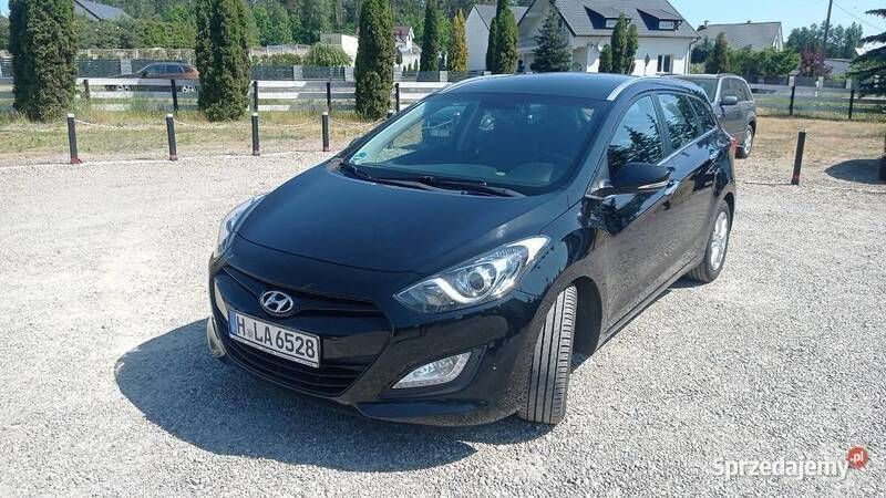 Czarny Używany 2014 Hyundai i30 Sedan/Limuzyna | 36 900 zł (Drogi) - Obraz 1/4