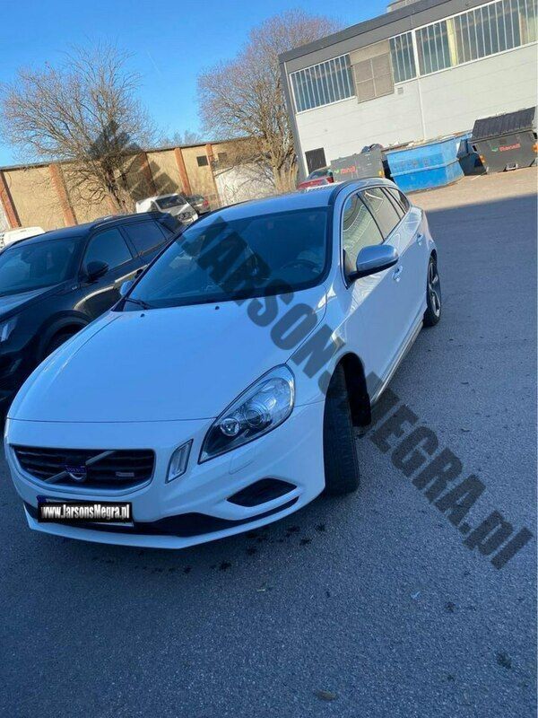 Biały Używany 2011 Volvo V60 Kombi | 54 300 zł - Obraz 1/4