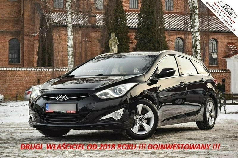 Używany Hyundai i40 135 KM (99 kW) 2012 Czarny Kombi