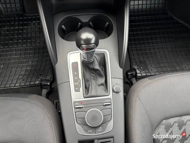 Używany Audi A3 2016 Czerwony Sedan/Limuzyna