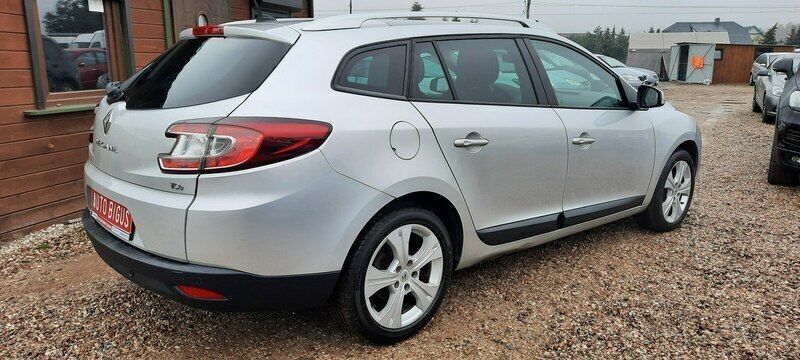 Używany Renault Mégane GrandTour 130 KM (95 kW) 2011 Szary Kombi