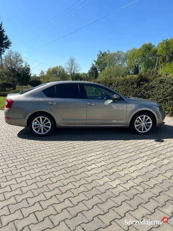 Używany Skoda Octavia 180 KM (132 kW) 2016 Beżowy Sedan/Limuzyna